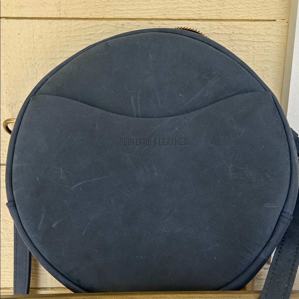 Portland Leather Men's Circular Bag - Navy
